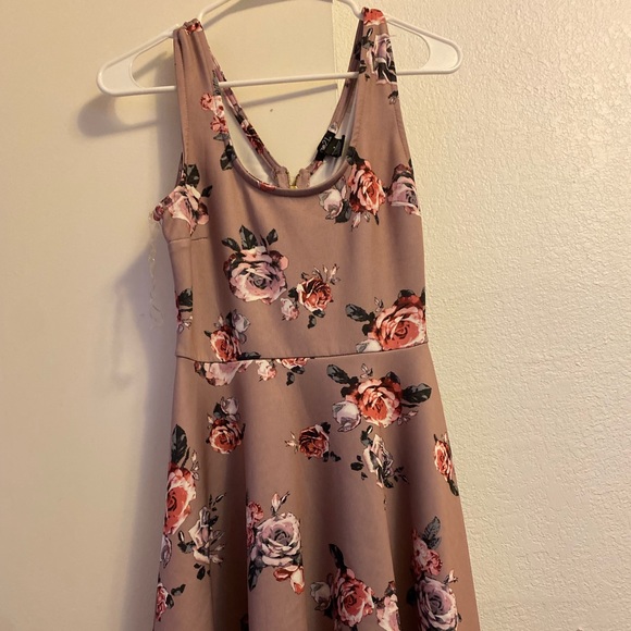 Flower Dress - Picture 1 of 2